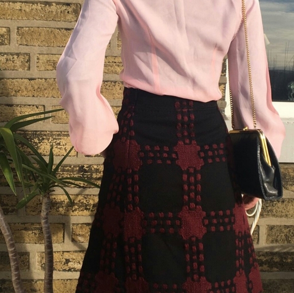 Authentic Gucci wool pleated skirt in size 38 - Picture 10 of 11